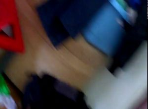 Женушку трахает муж а она себя длинным дилдо ласкает